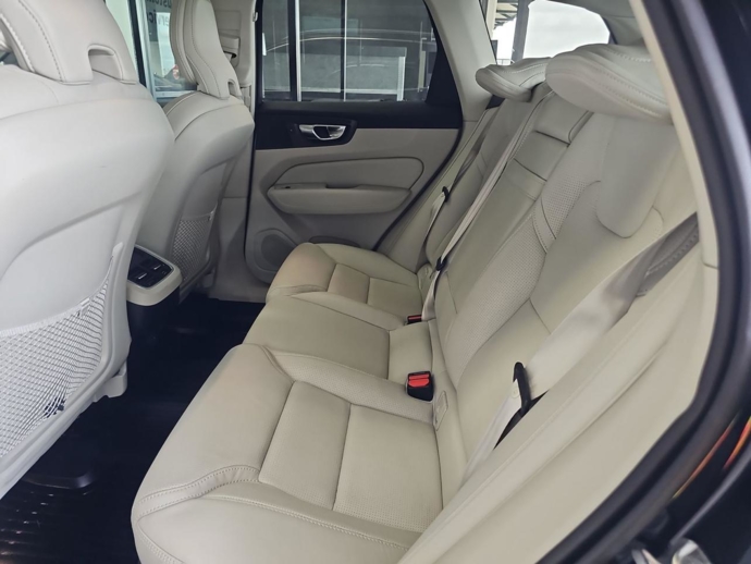 2021 Volvo XC60 INSCRIPTN